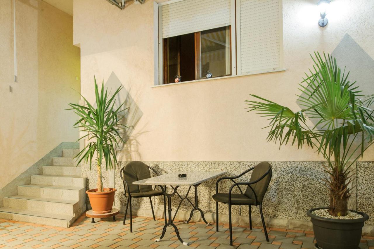 Studio Apartments Kim - Dilberovic Мостар Екстер'єр фото
